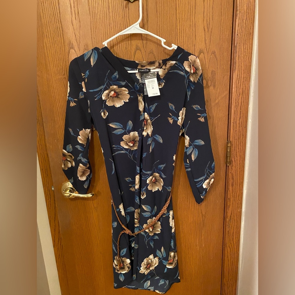 Rue 21. Country style, floral dress. Size medium.